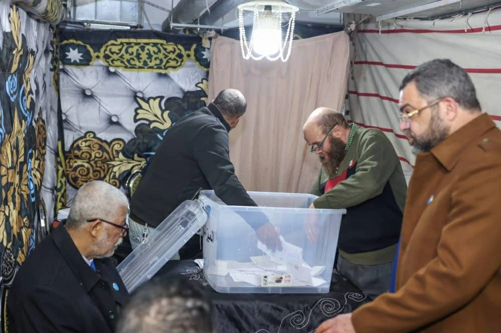 Sanders Proposes $4.4 Trillion Tax on Billionaires by 2028